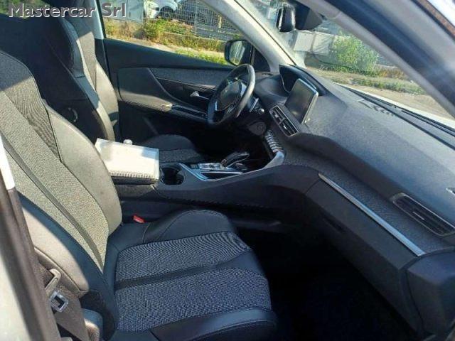 PEUGEOT 5008 1.5 bluehdi Allure EAT8 130CV - Navi 7 posti - GD
