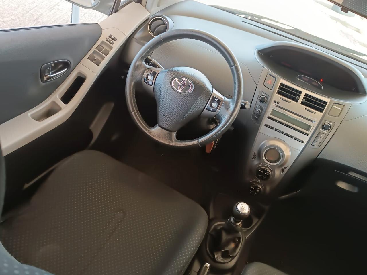 Toyota Yaris 1.4 Km 75.000! Ok Neo Gar Rate