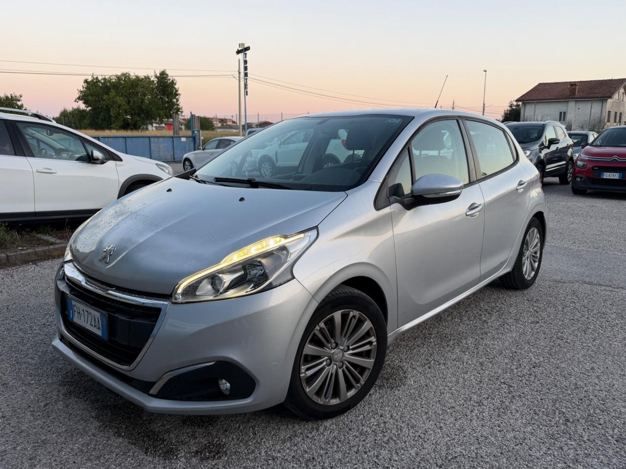 Peugeot 208 PureTech 82 5 porte Allure