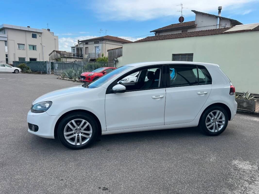 Volkswagen Golf 1.6 tdi Highline 5p