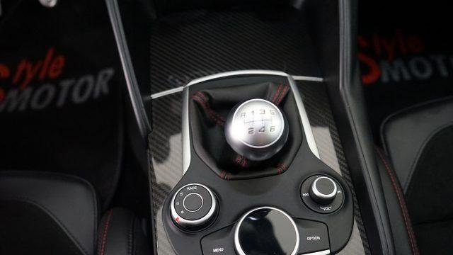 ALFA ROMEO Giulia 2.9 T V6 Quadrifoglio MANUALE TIRATURA LIMITATA
