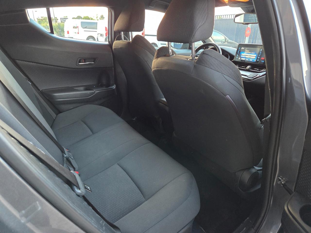 Toyota C-HR 1.8 Hybrid E-CVT Active