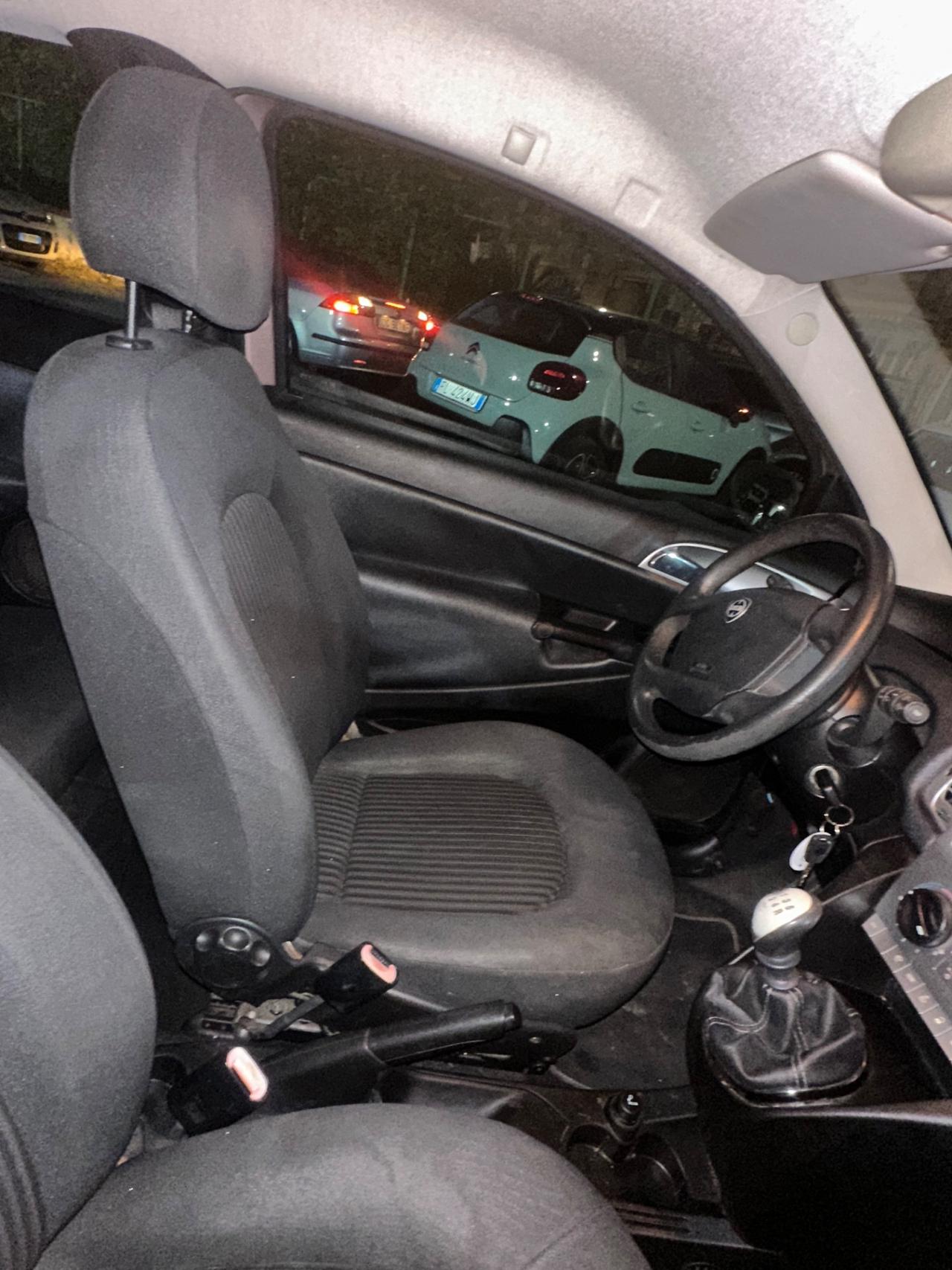 Lancia Ypsilon 1.2 Oro