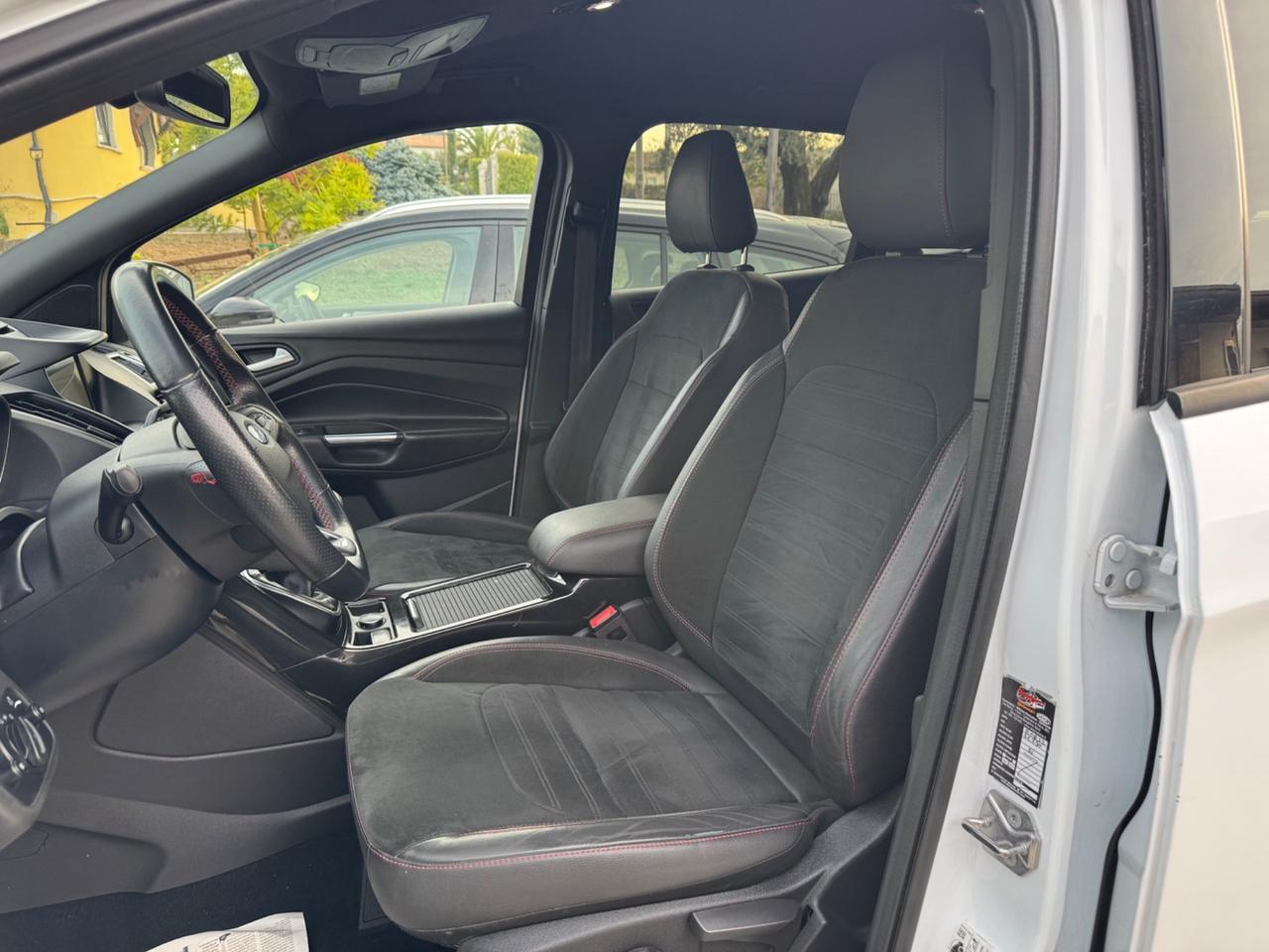 Ford Kuga 1.5 TDCI 120 CV S&S 2WD ST-Line