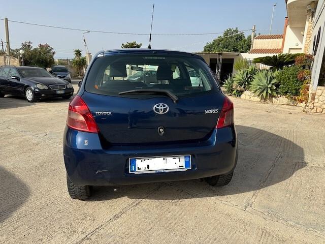 Toyota Yaris 1.0 5 porte Sol