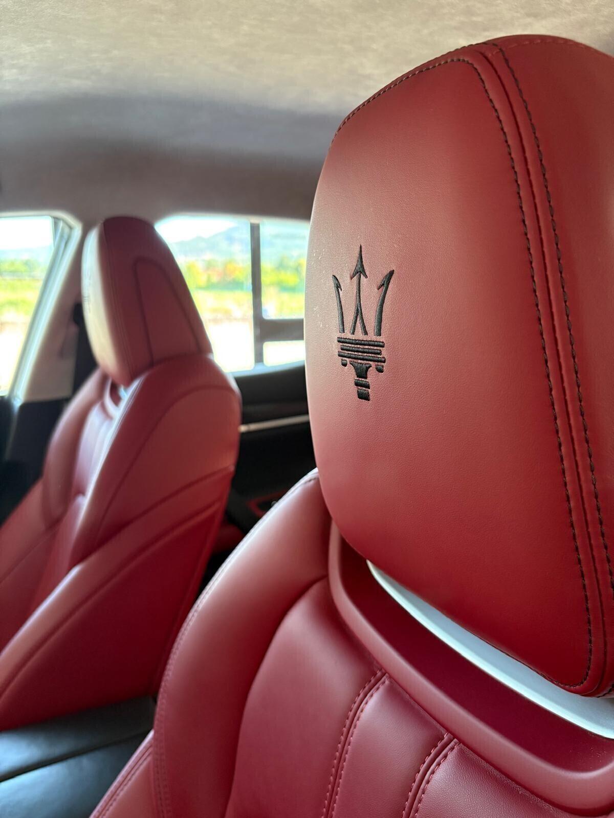 Maserati Ghibli GRANSPORT 3.0 V6 250cv - UNICO PRO