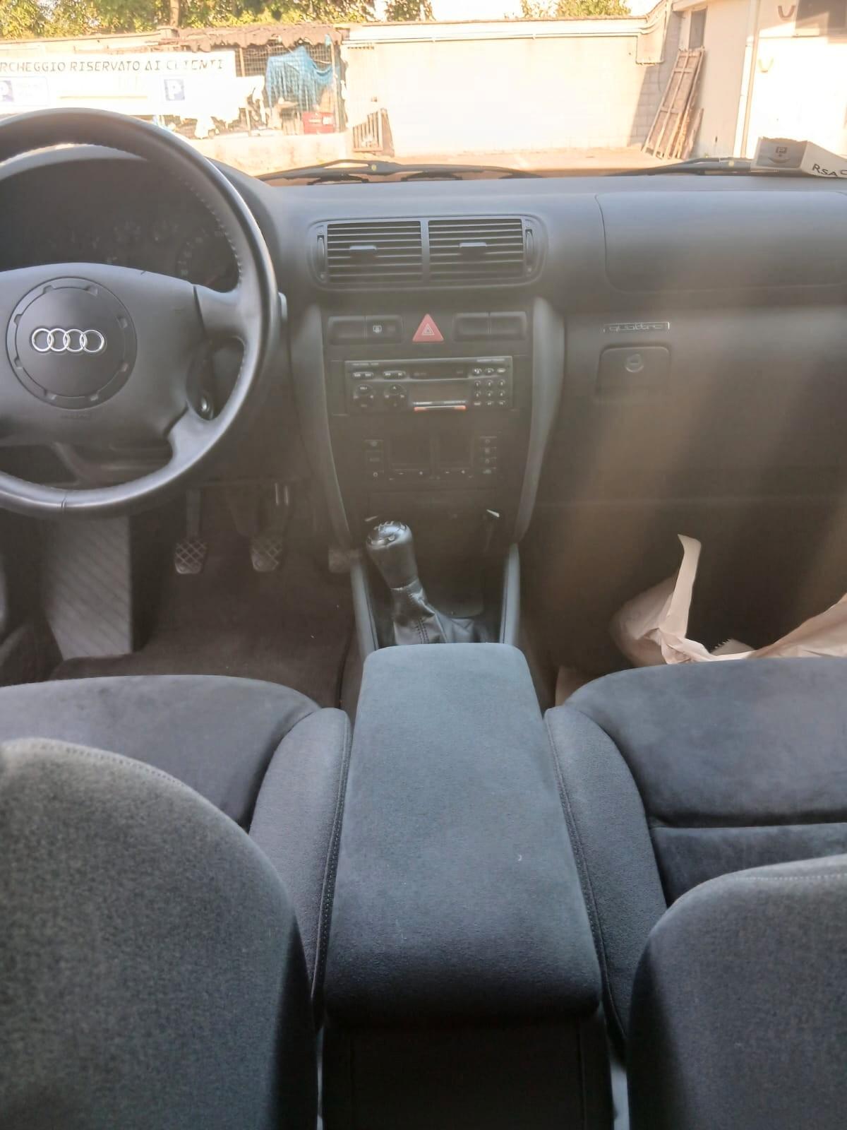 Audi A3 1.8 turbo 20V cat 5p. Attraction