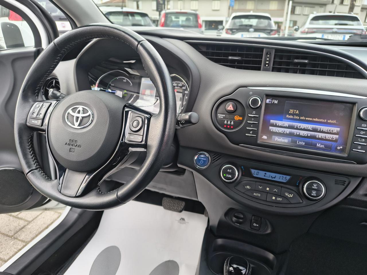 Toyota Yaris 1.5 Hybrid 5 porte **PREZZO REALE**