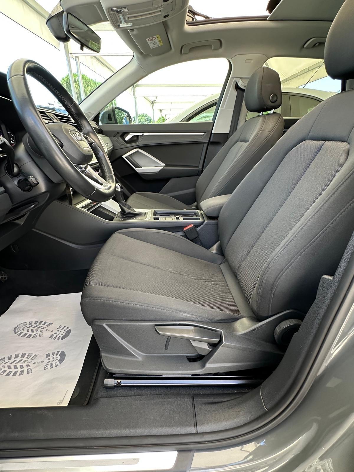 Audi Q3 35 TDI S tronic Business