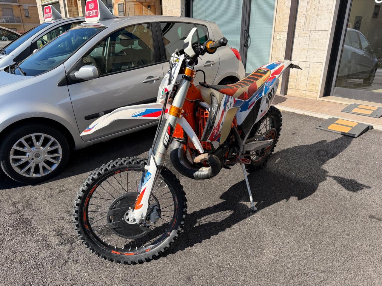 KTM 300 EXC Six Days 2016 (Carburatore) – Ottimo Stato – Ultima Serie