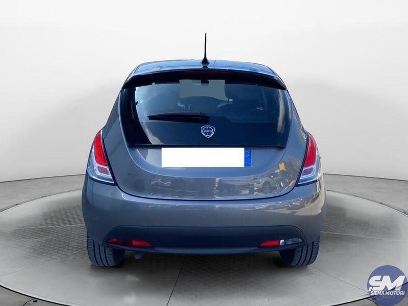 Lancia Ypsilon 1.0 FireFly 5 porte S&S Hybryd Gold
