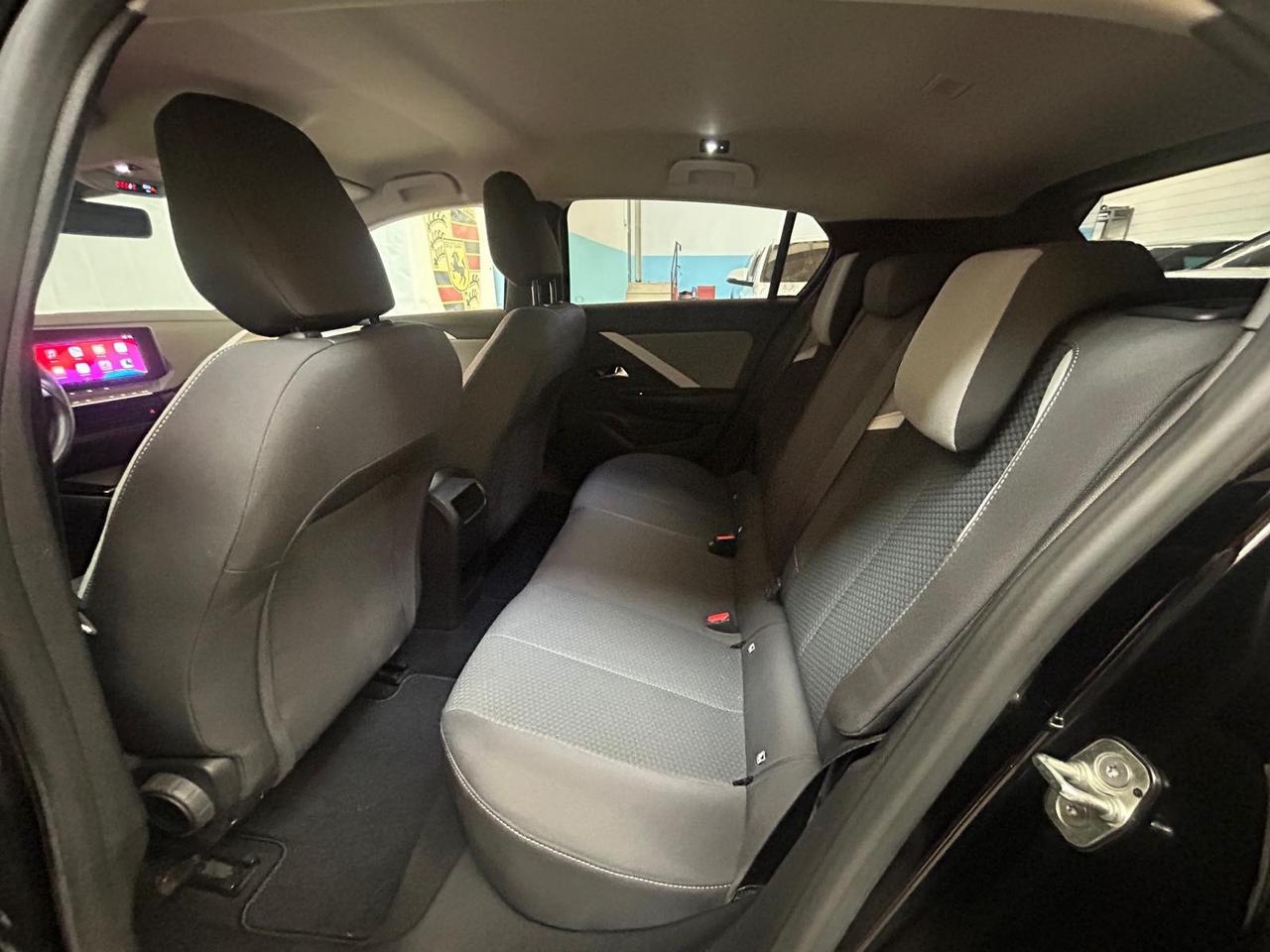 Opel Astra 1.2 Turbo 110 CV Elegance