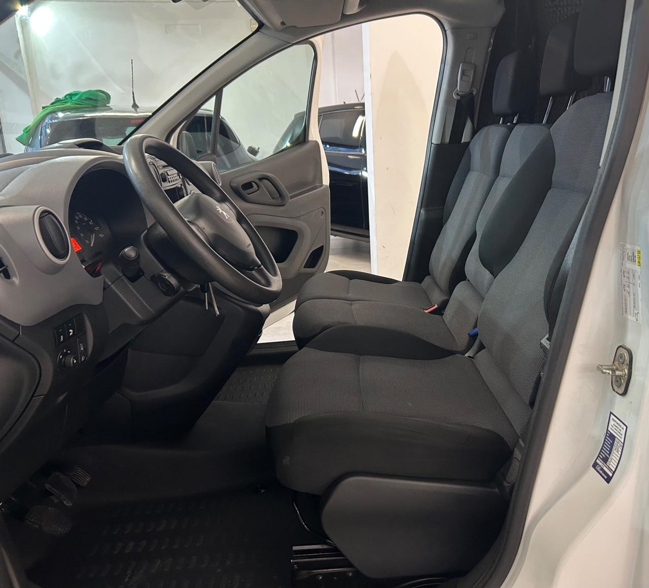 Peugeot Partner 1.6 hdi 73kw 2017 NO IVA ESPOSTA