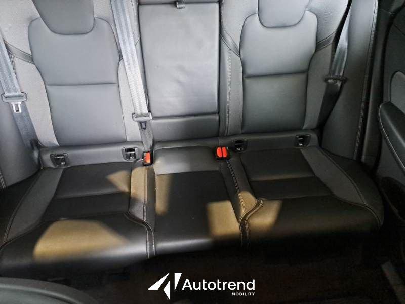 Volvo XC60 B4 197+14 CV AWD Mild Hybrid Automatico Plus Dark N1 Autocarro