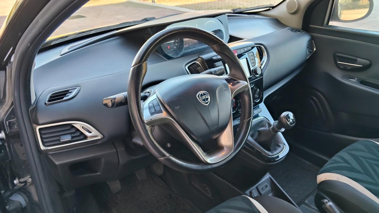 Lancia Ypsilon 2016 1.2 GPL