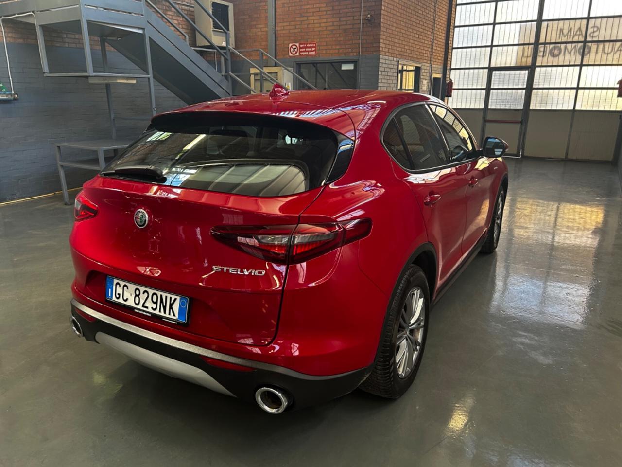 Alfa Romeo Stelvio 2.2 Turbodiesel 160 CV AT8 RWD Business