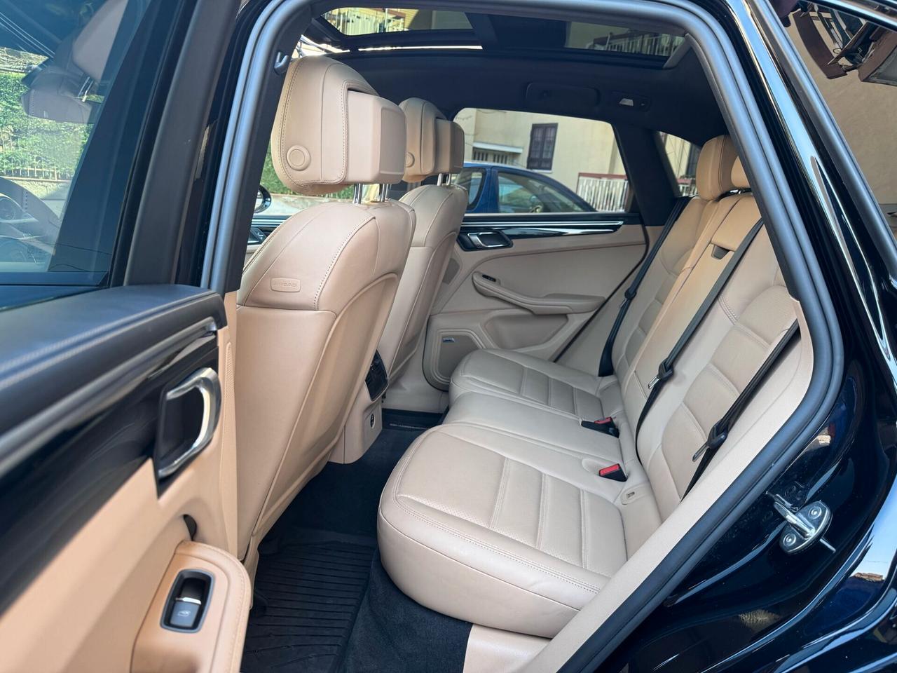 Porsche Macan 2.0 265 cv Black edition pelle totale full optional