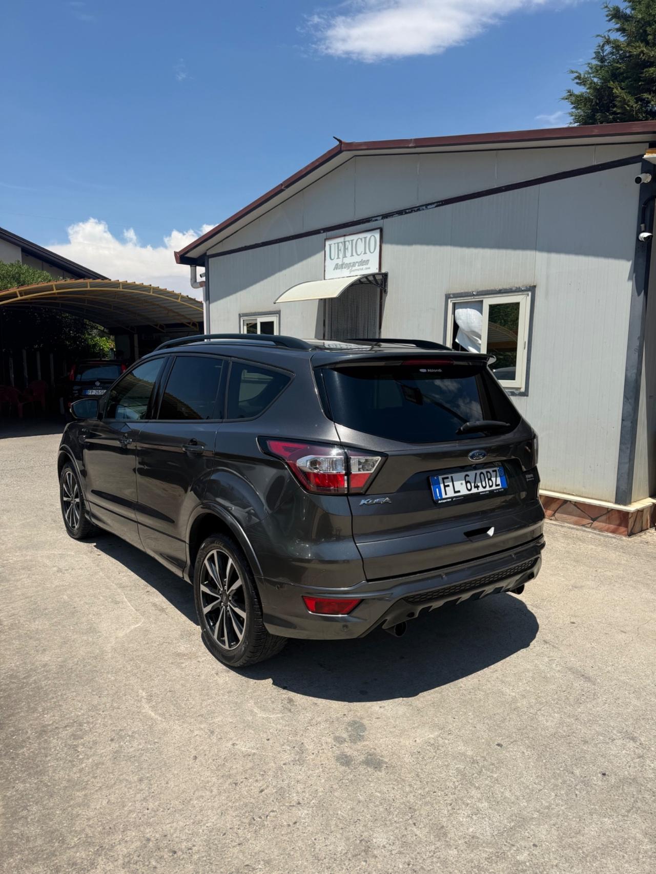Ford Kuga 1.5 TDCI 120 CV S&S 2WD Powershift Titanium