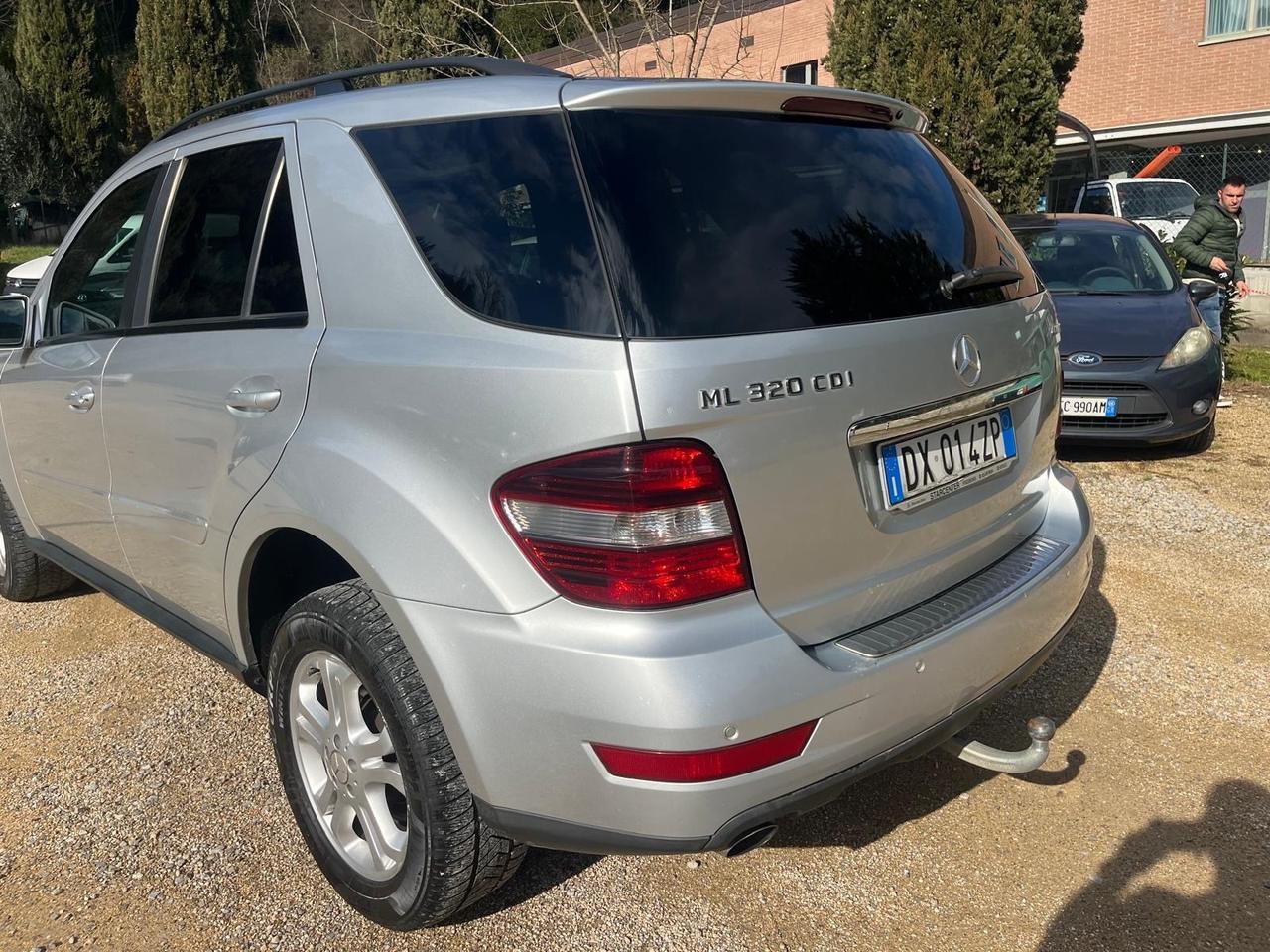 Mercedes-benz ML 3.0 Diesel - SUV - Gancio di Traino