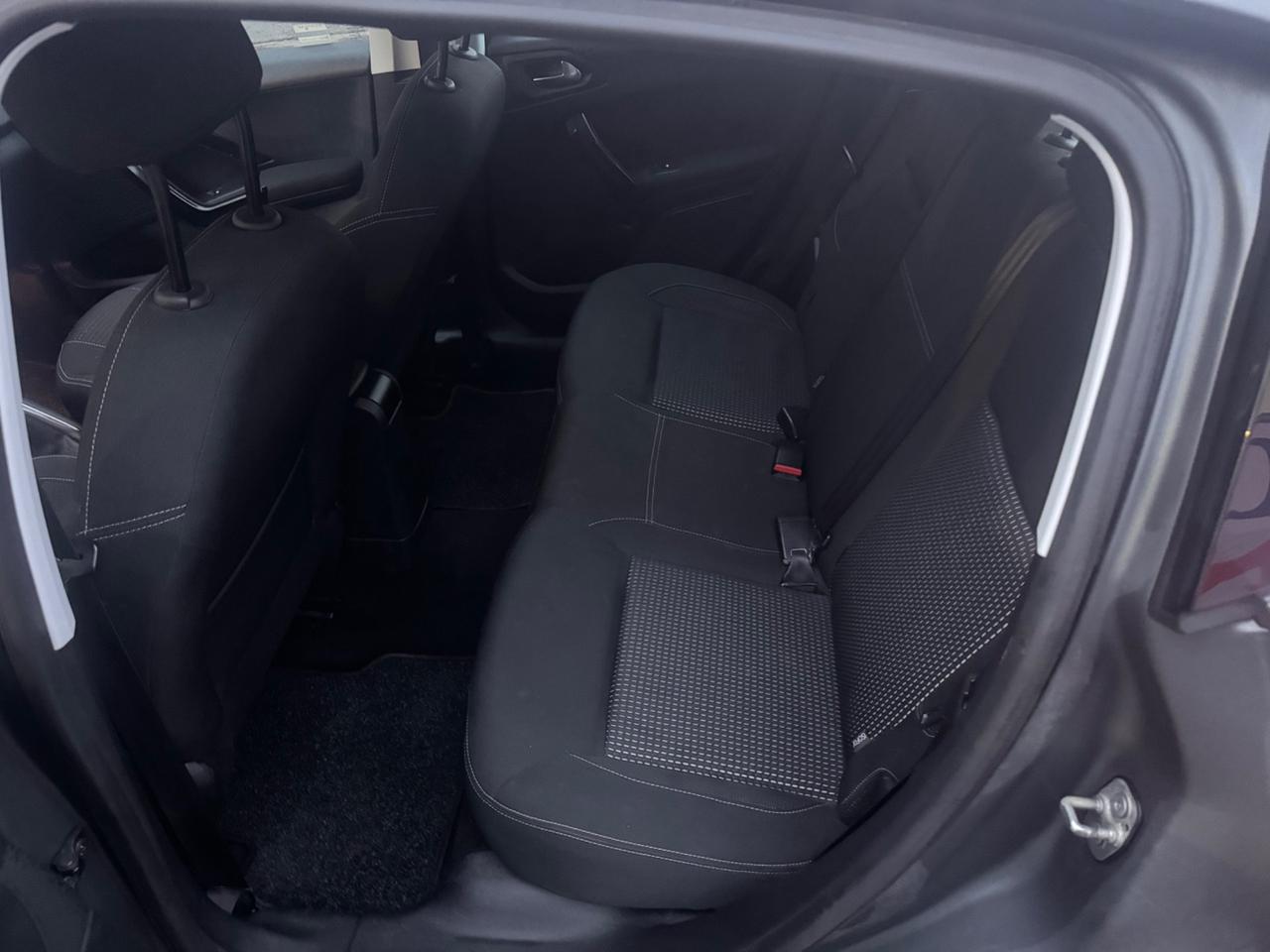 Peugeot 208 BlueHDi 75 5 porte Allure garanzia 12 mesi