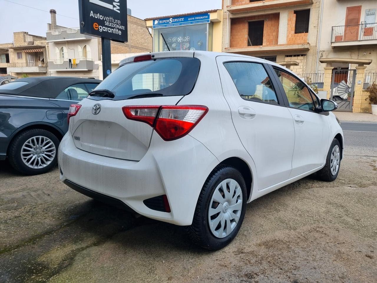 Toyota Yaris 1.0 72 CV 5 porte Active