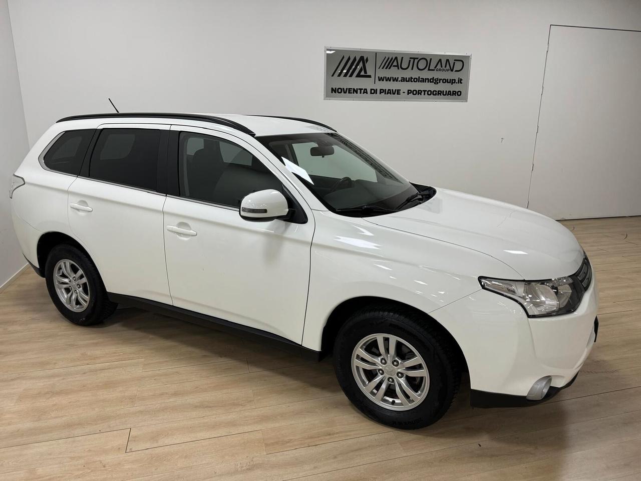 Mitsubishi Outlander 2.2 DI-D 4WD Intense
