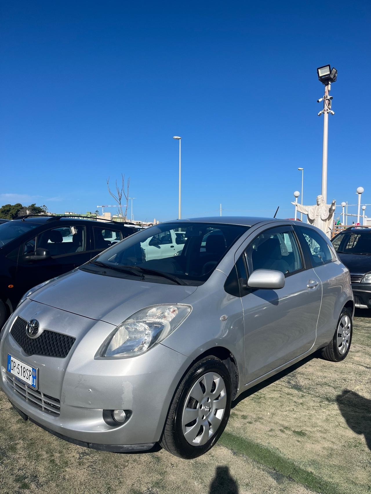 Toyota Yaris 1.0 3 porte