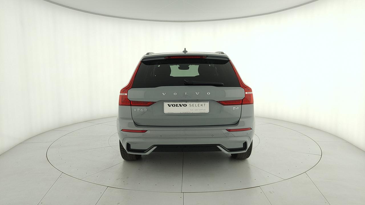 VOLVO XC60 2.0 b4 Plus Dark auto