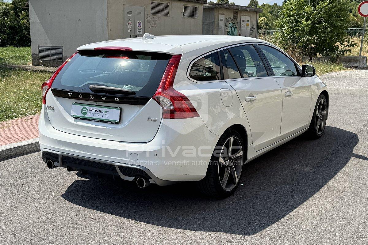 VOLVO V60 D3 R-design