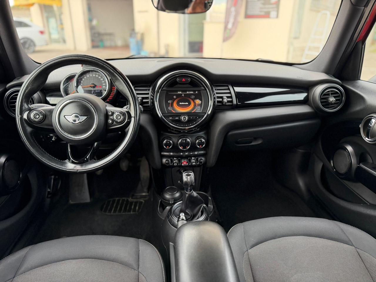 Mini 1.5 Cooper D Business XL Neopatentati