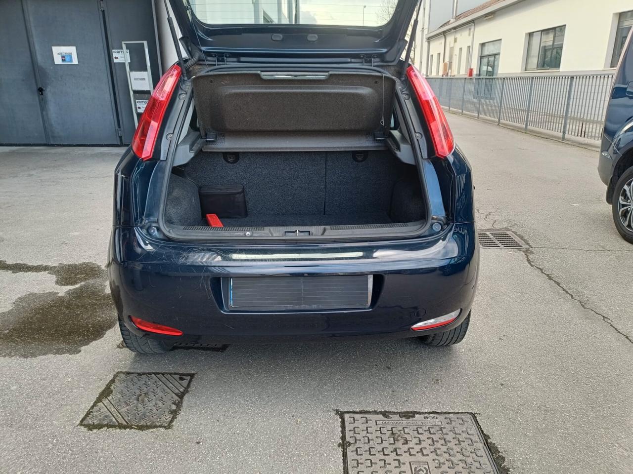 Fiat Punto 1.4 8V 5 porte Natural Power Street