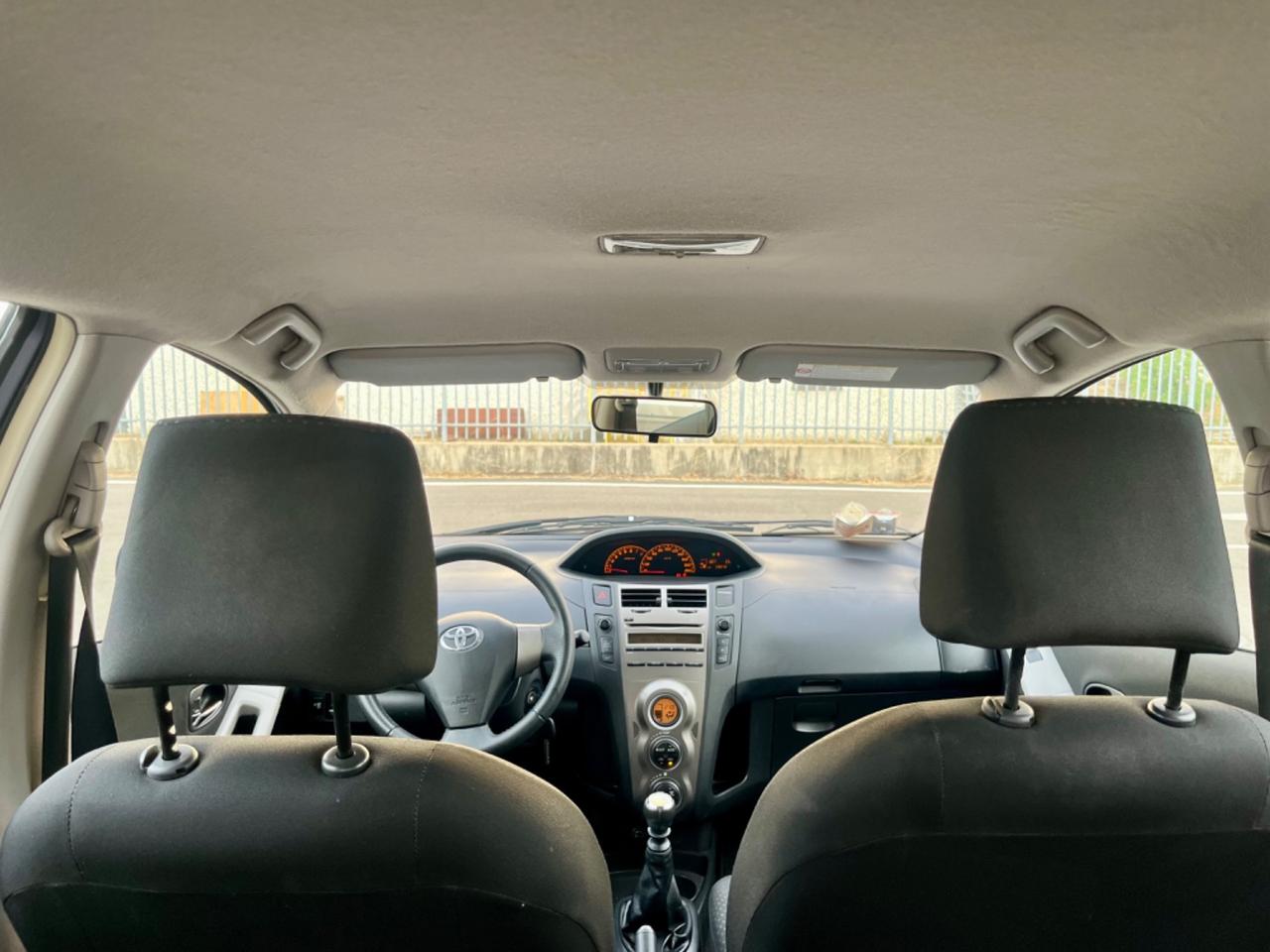 Toyota Yaris 1.3benz 2011 58.000km perfetta per neopatentati