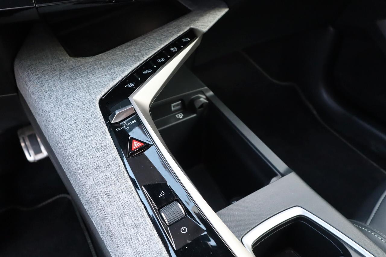 PEUGEOT Nuova 3008 1.2cc Hybrid 145cv E-DCS6 GT