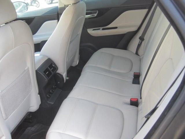 Jaguar F-Pace 2.0 D 180 CV AWD aut. Prestige