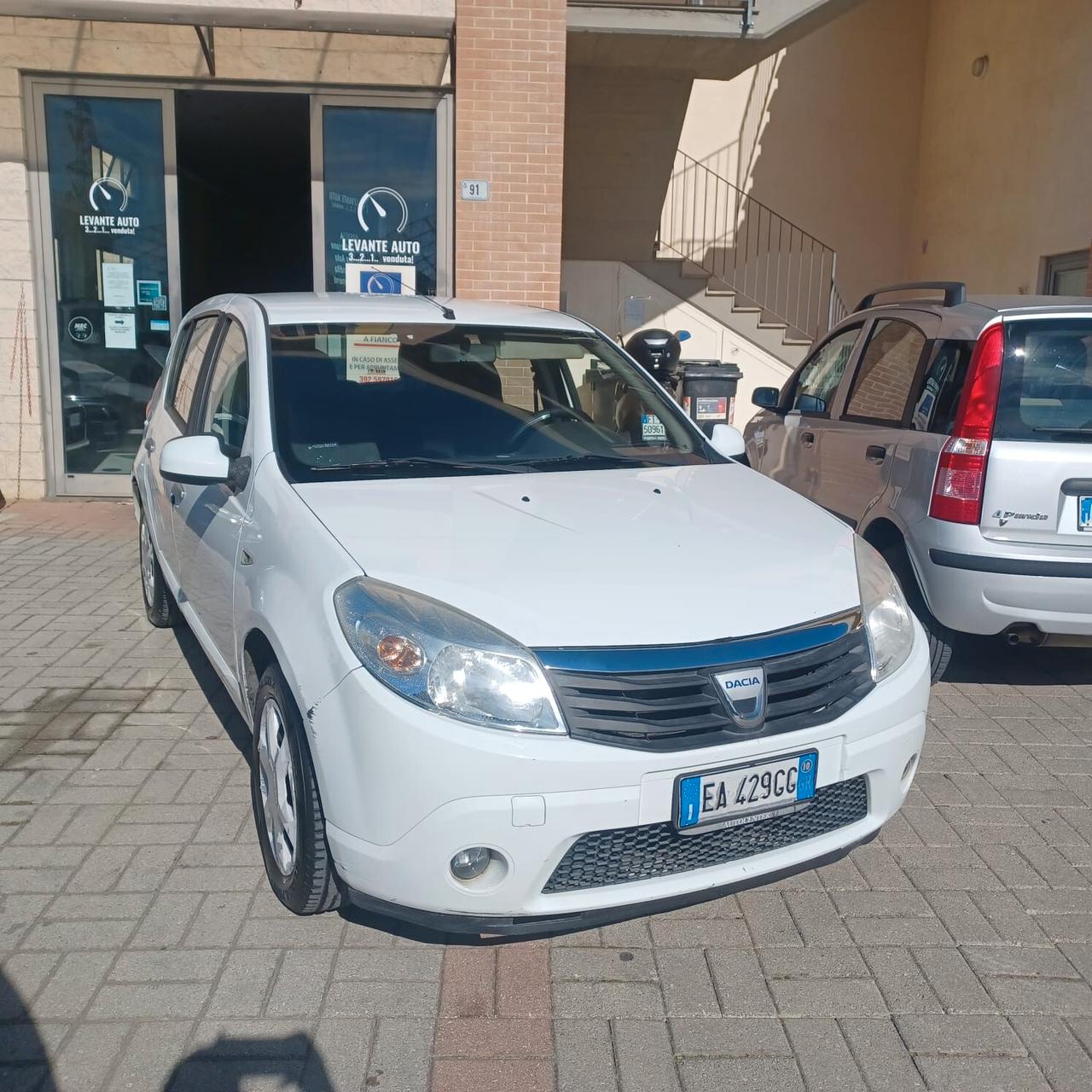 153.628KM ECONOMICA GPL DI FABBRICA SANDERO 1.4