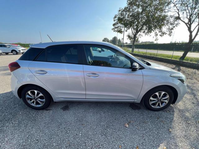 HYUNDAI i20 1.2 5 porte Econext Connectline OK NEOPATENTATI !