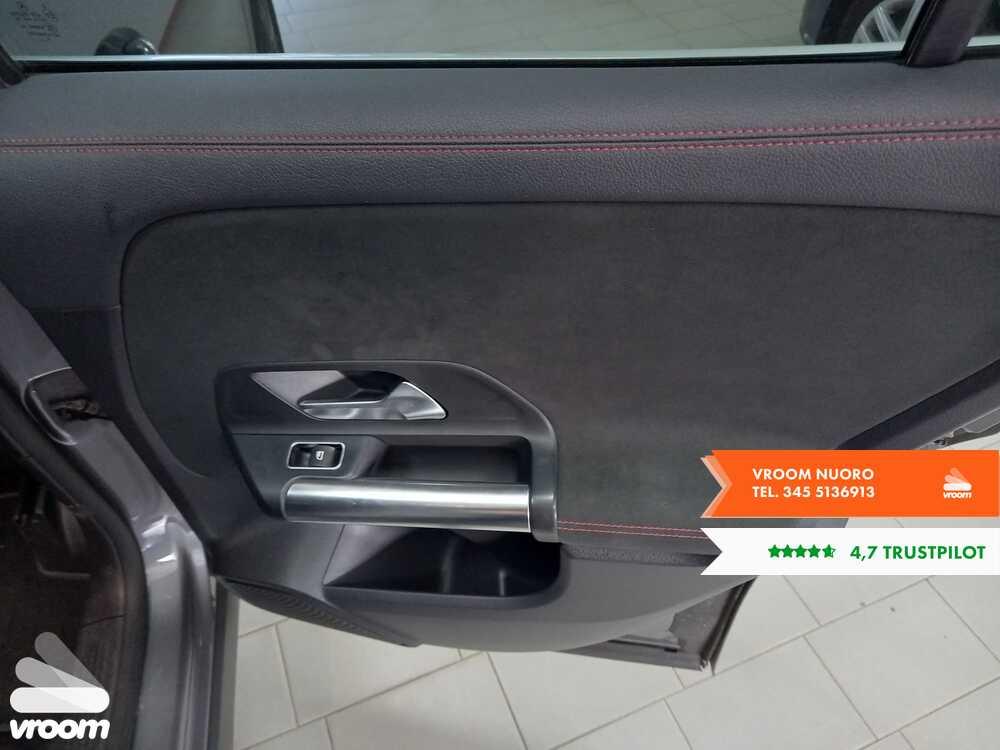 MERCEDES GLA (H247) GLA 200 d Automati...