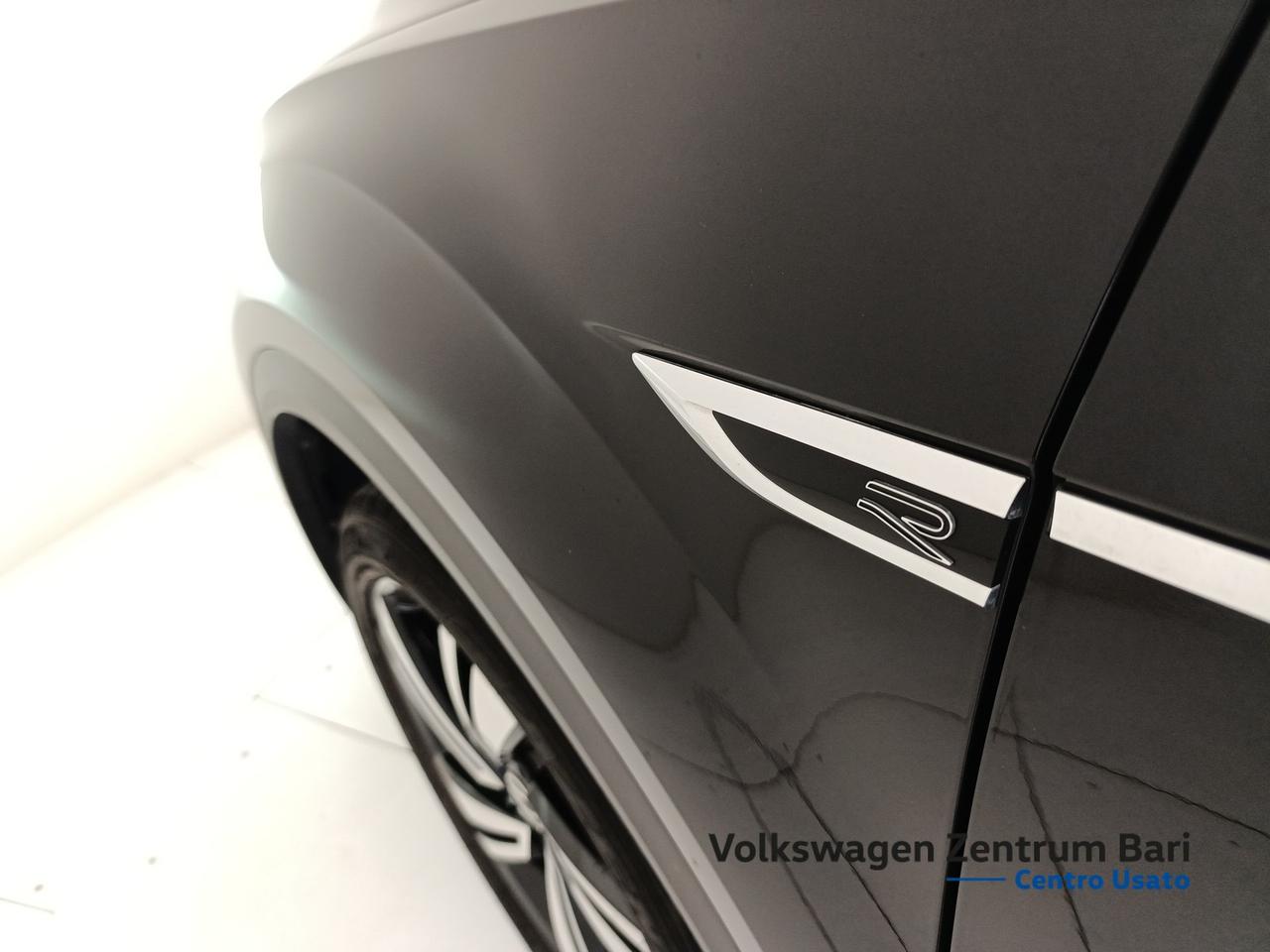 Volkswagen T-Roc 1.0 tsi r-line 110cv