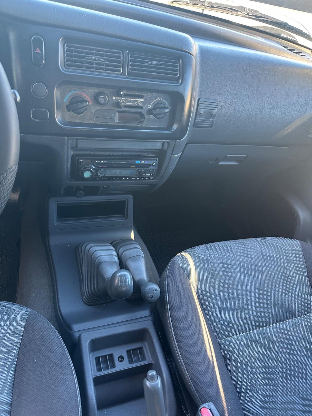 Mitsubishi L200 2.5 TDI 4WD Club Cab Pick-up GLS