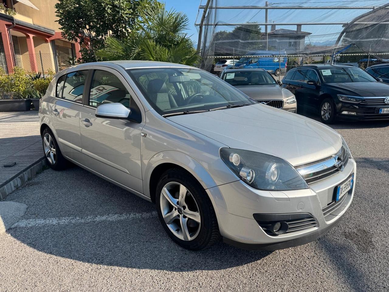 Opel Astra 1.9 16V CDTI 150CV 5 porte Cosmo