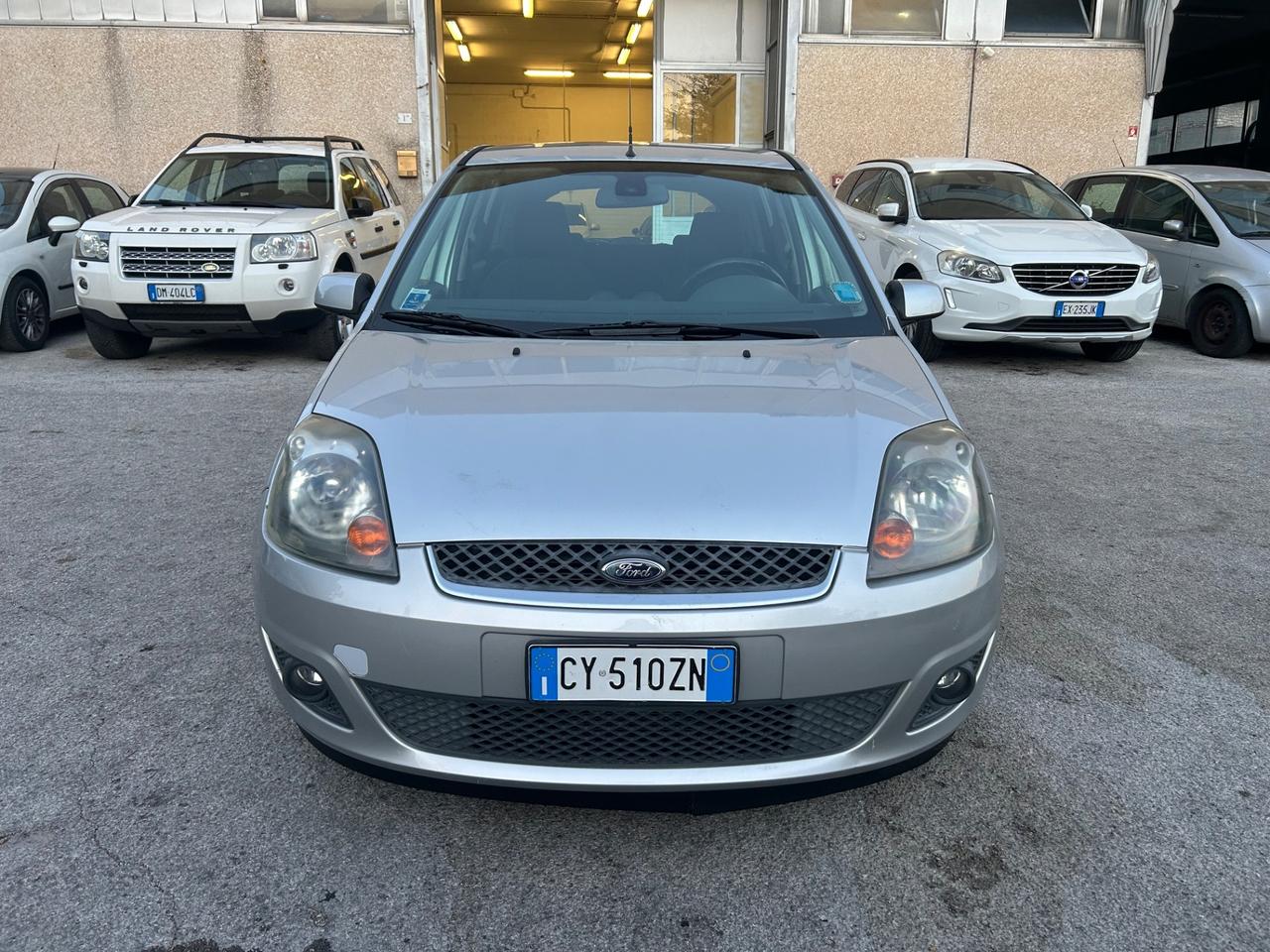 Ford Fiesta 1.2 5p. Ghia 140000km Gancio Traino