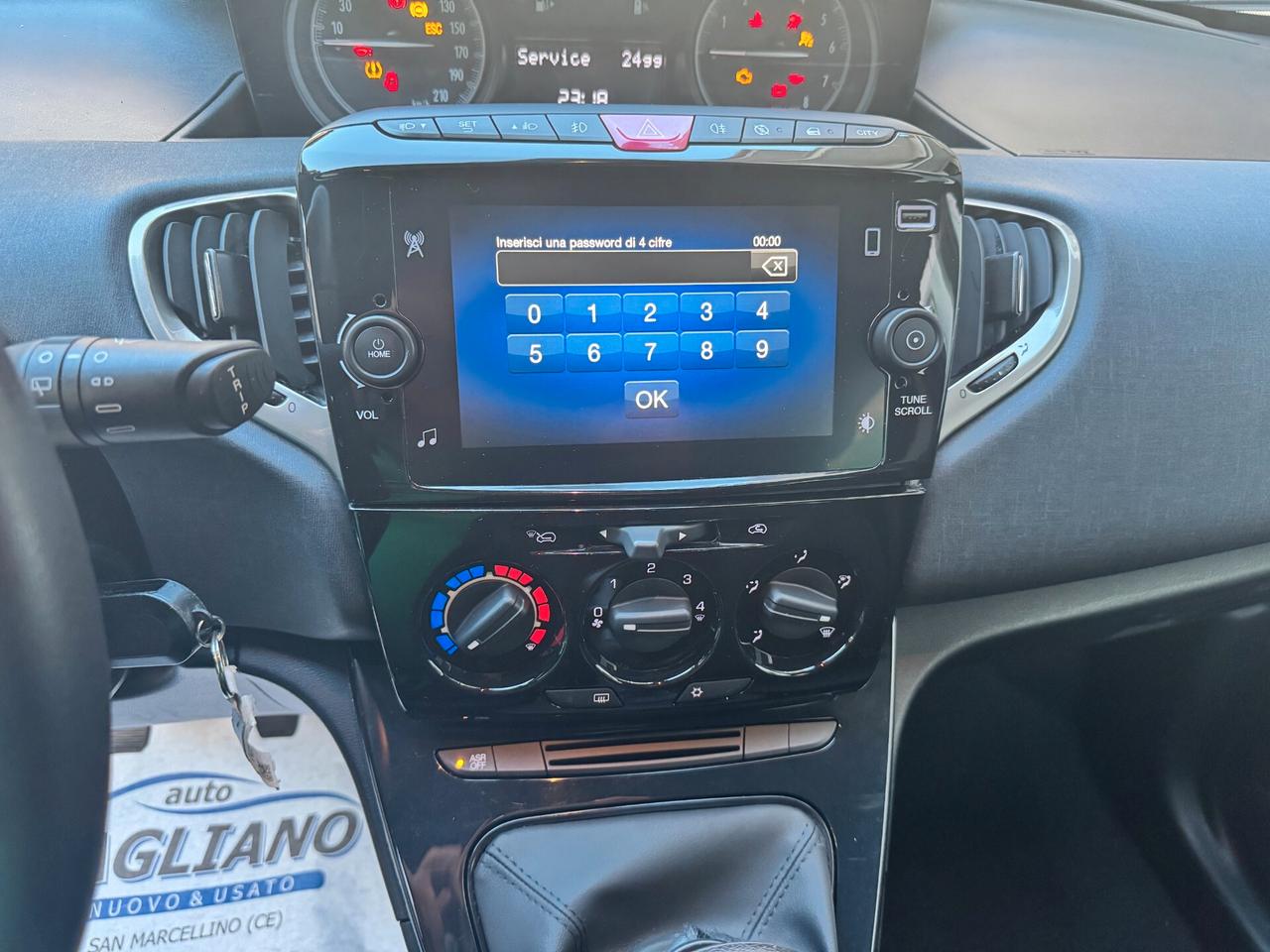 Lancia Ypsilon 1.0 FireFly 5 porte S&S Hybrid Gold