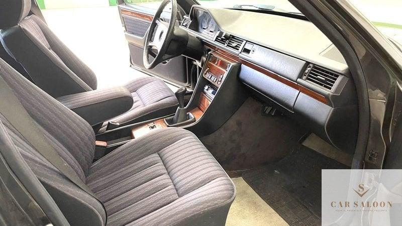 Mercedes-Benz Serie 200-320 200 E