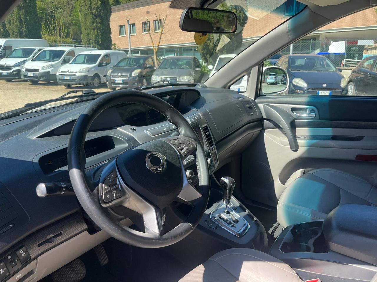 Ssangyong Rodius 2.2 Diesel - 4x4 - 7 Posti