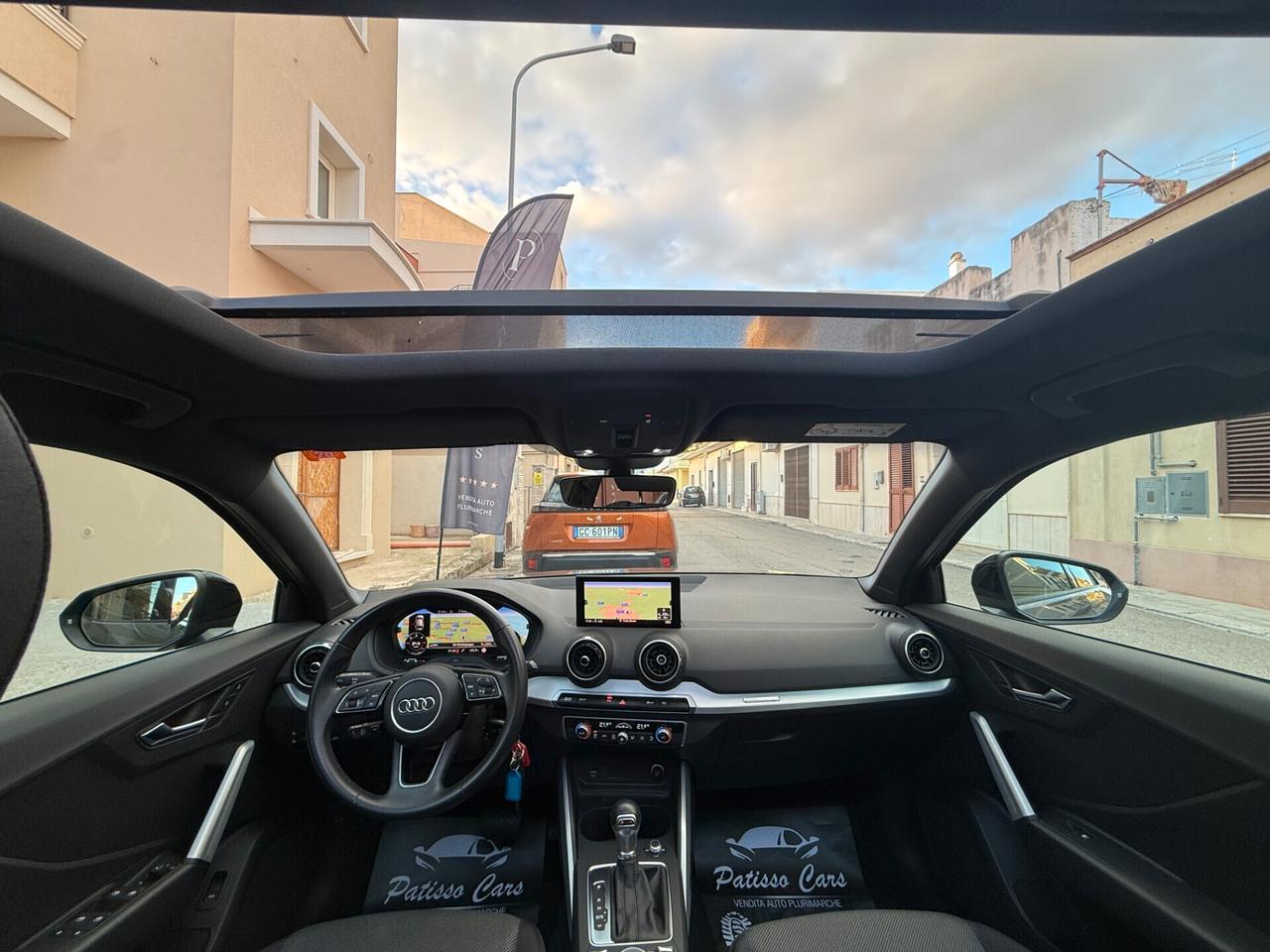 Audi Q2 35 TDI 2.0 Identity Black TETTO APRIBILE