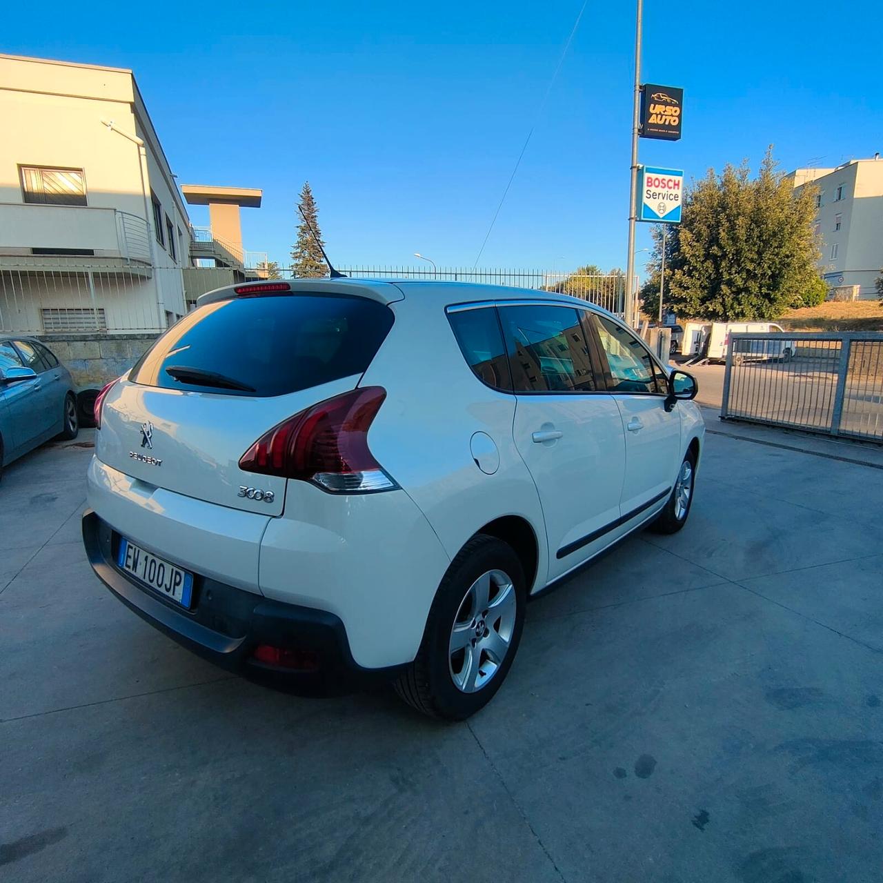 Peugeot 3008 1.6 HDi 115CV Business