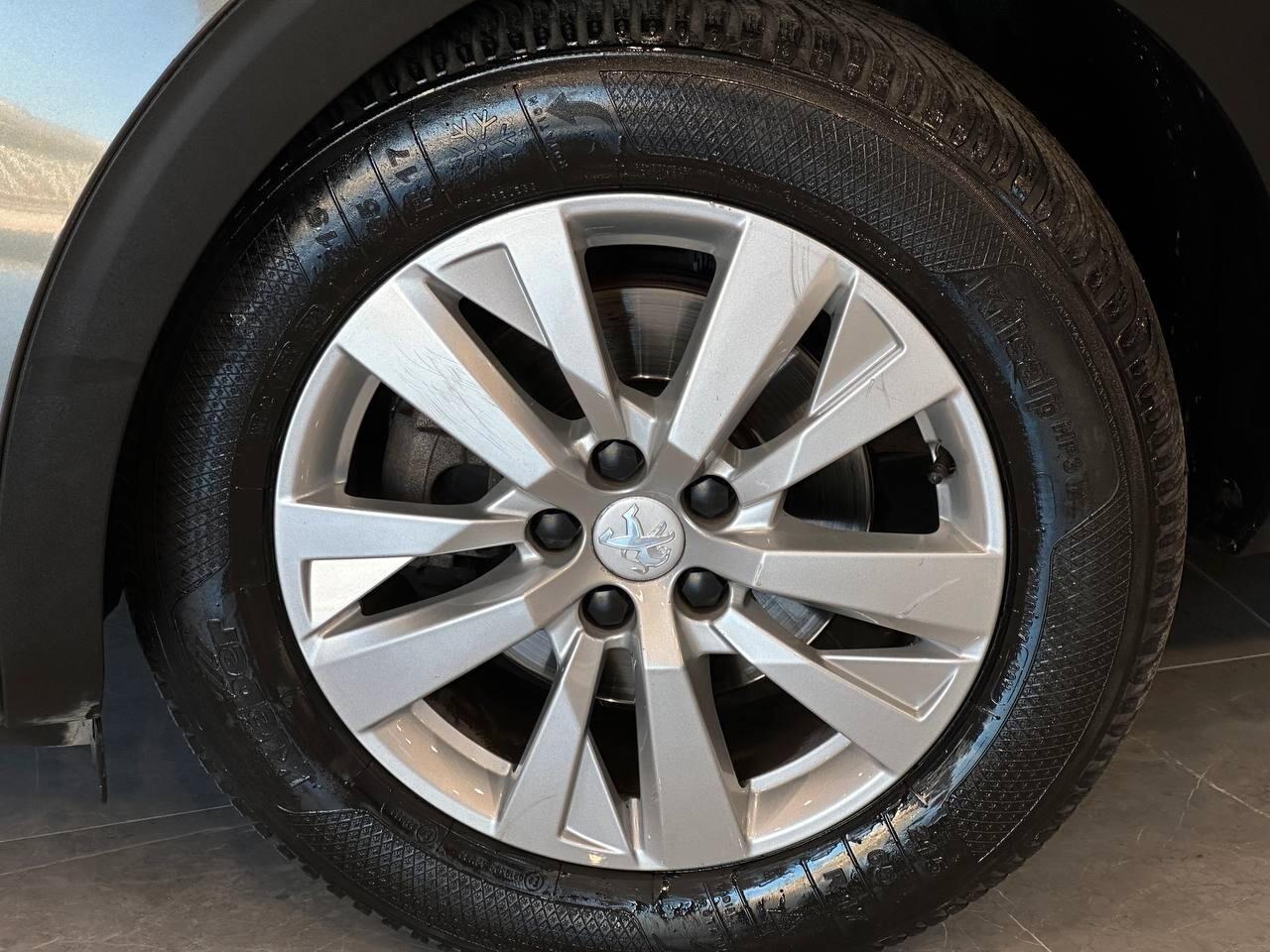 Peugeot 3008 BlueHDi 130 S&S EAT8 Allure