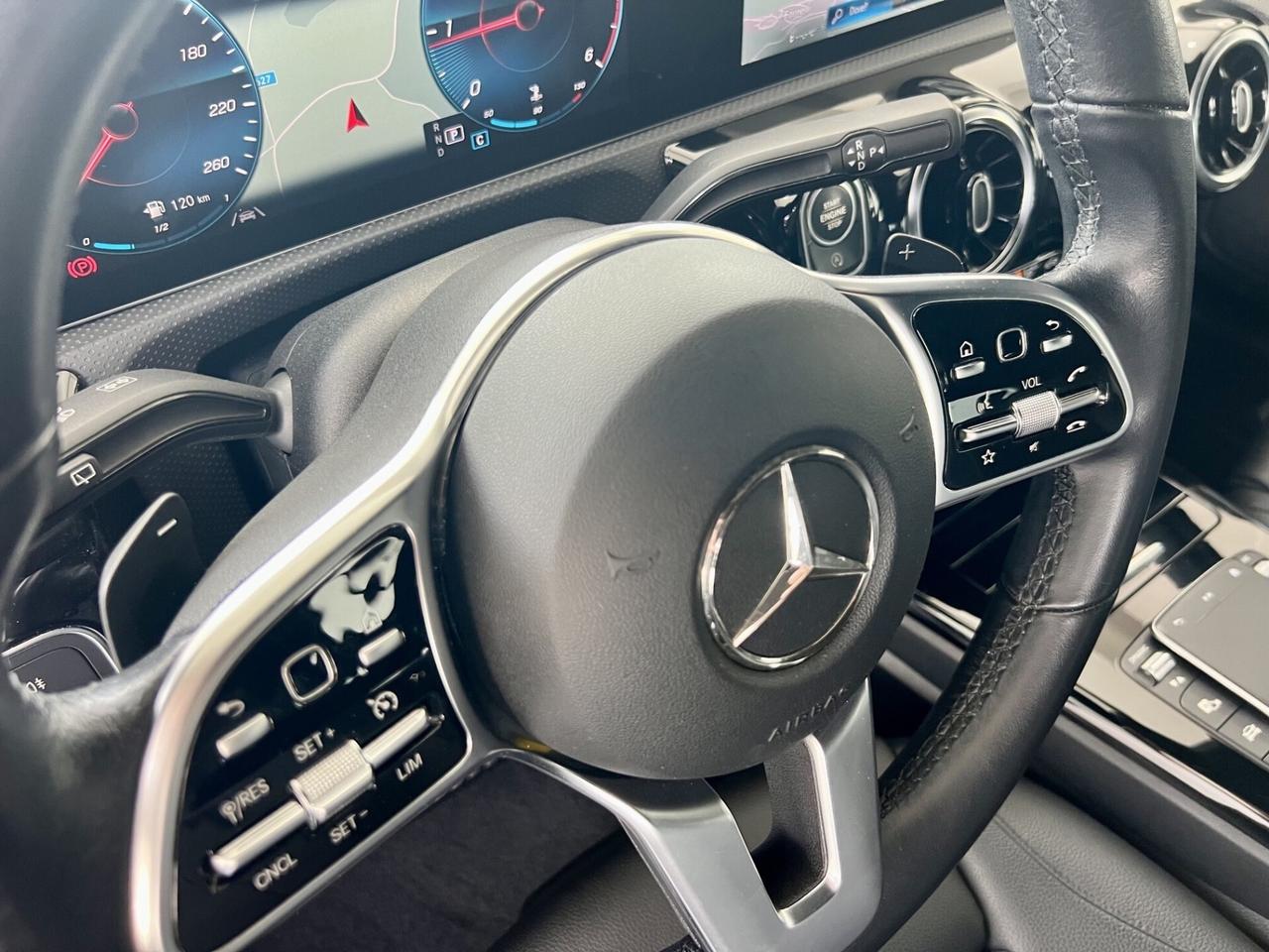 MERCEDES-BENZ A 180 d Aut. Business Extra - 2020