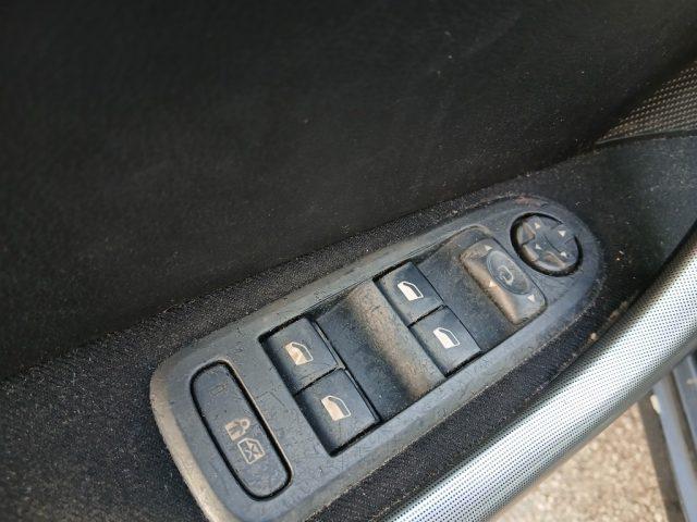 PEUGEOT 308 1.6 HDi 110CV 5p. (5 Marce)