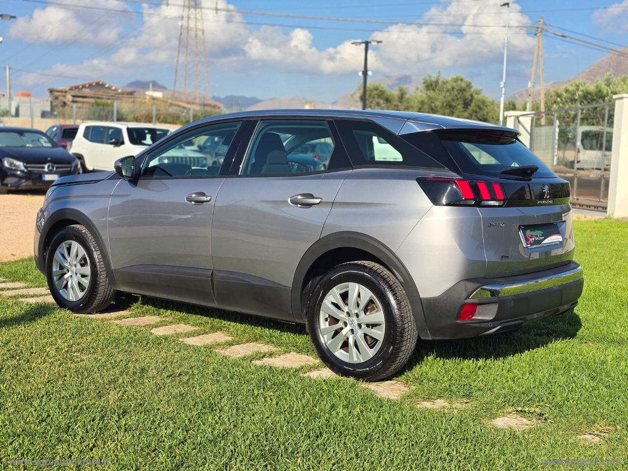 PEUGEOT 3008 BlueHDi 130 S&S Business